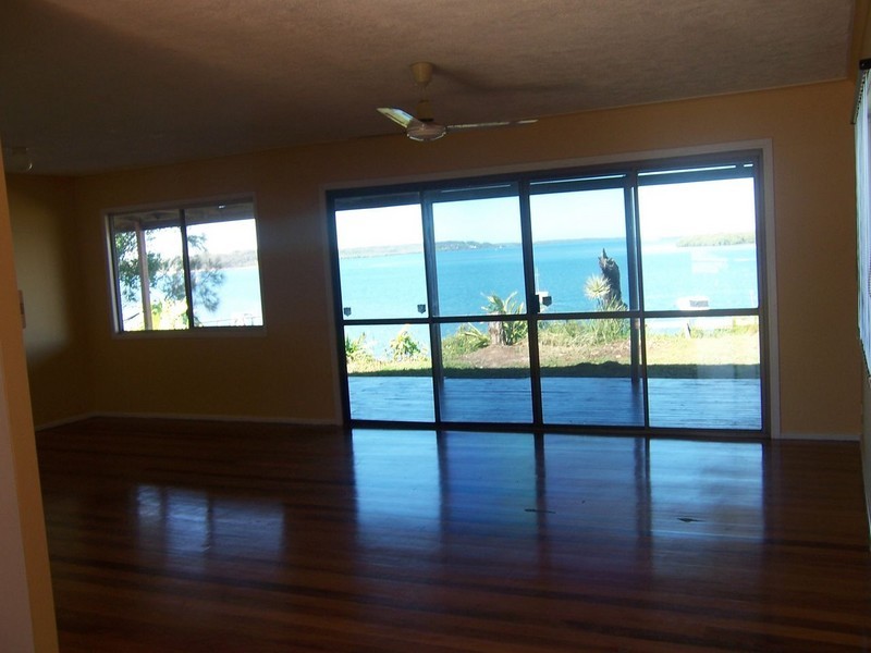 112 Western Road, Macleay Island QLD 4184