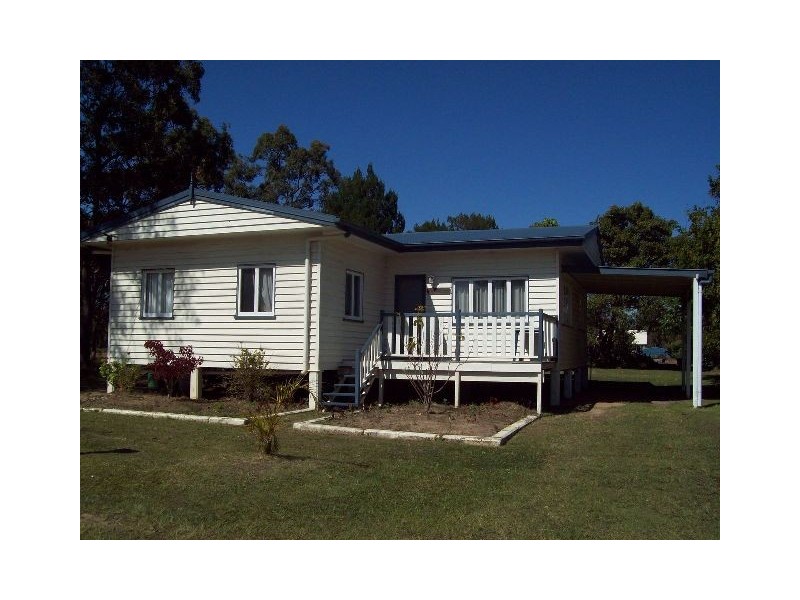 4 Glen Street, Macleay Island QLD 4184