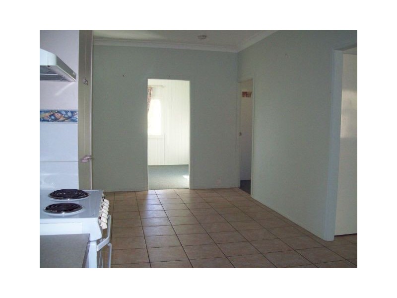 4 Glen Street, Macleay Island QLD 4184