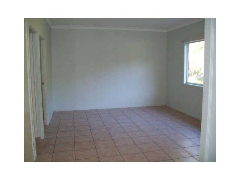 4 Glen Street, Macleay Island QLD 4184