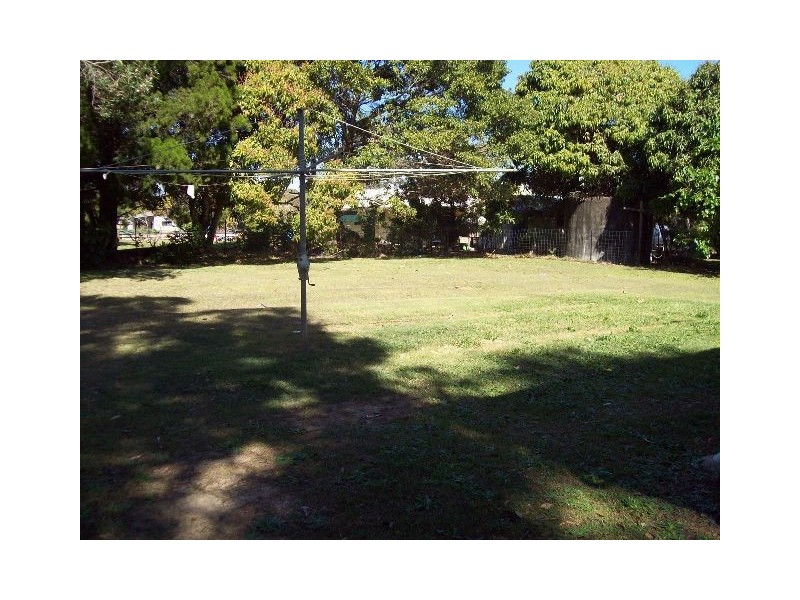 4 Glen Street, Macleay Island QLD 4184