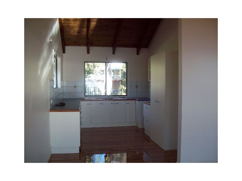 26 Kim Crescent, Macleay Island QLD 4184