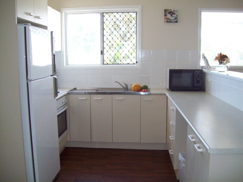 13 Tina Avenue, Lamb Island QLD 4184