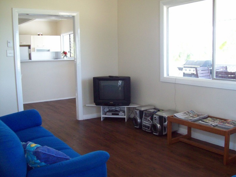 13 Tina Avenue, Lamb Island QLD 4184