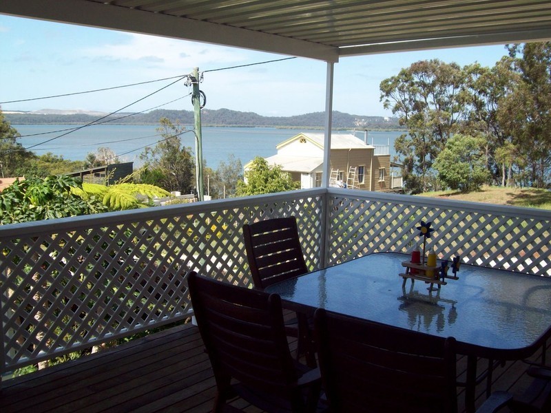 13 Tina Avenue, Lamb Island QLD 4184