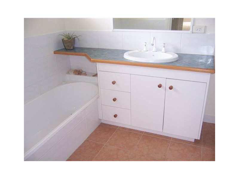 3 Coorong, Macleay Island QLD 4184
