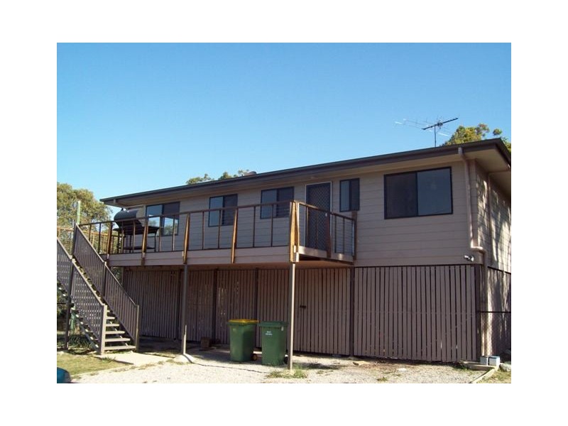 7 Koonwarra Parade, Macleay Island QLD 4184