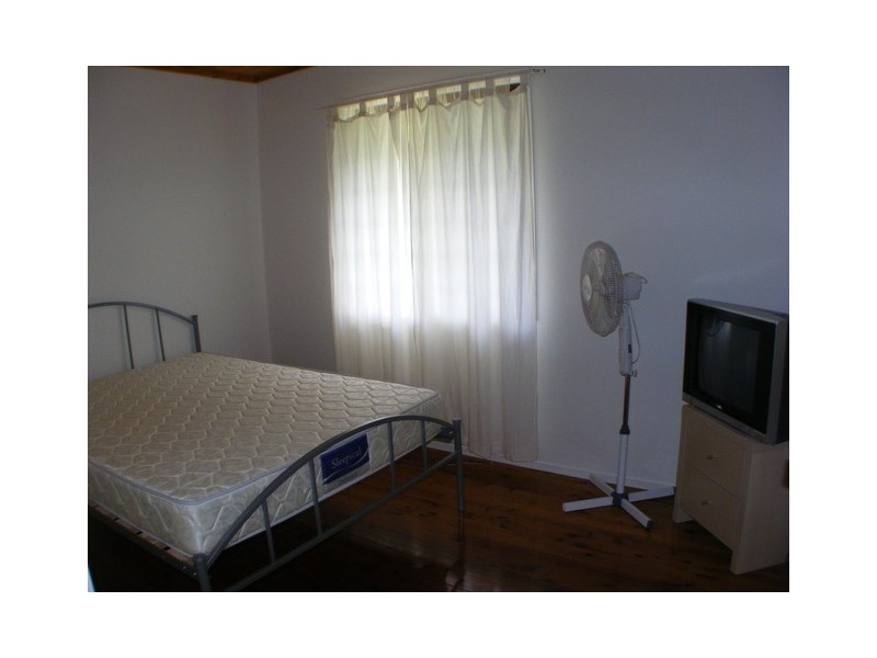 35 Jan Street, Macleay Island QLD 4184
