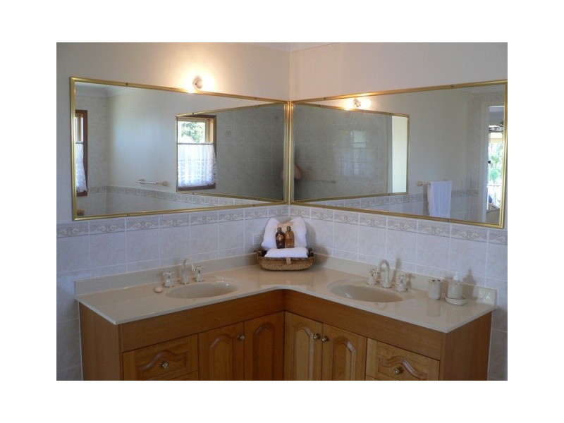 40-42 Timothy Street, Macleay Island QLD 4184