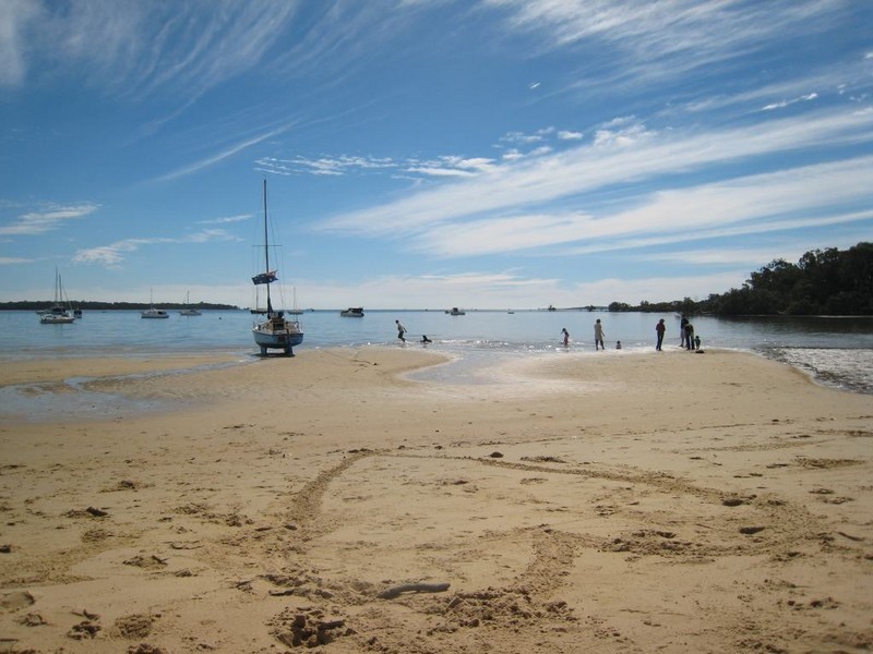 40-42 Timothy Street, Macleay Island QLD 4184