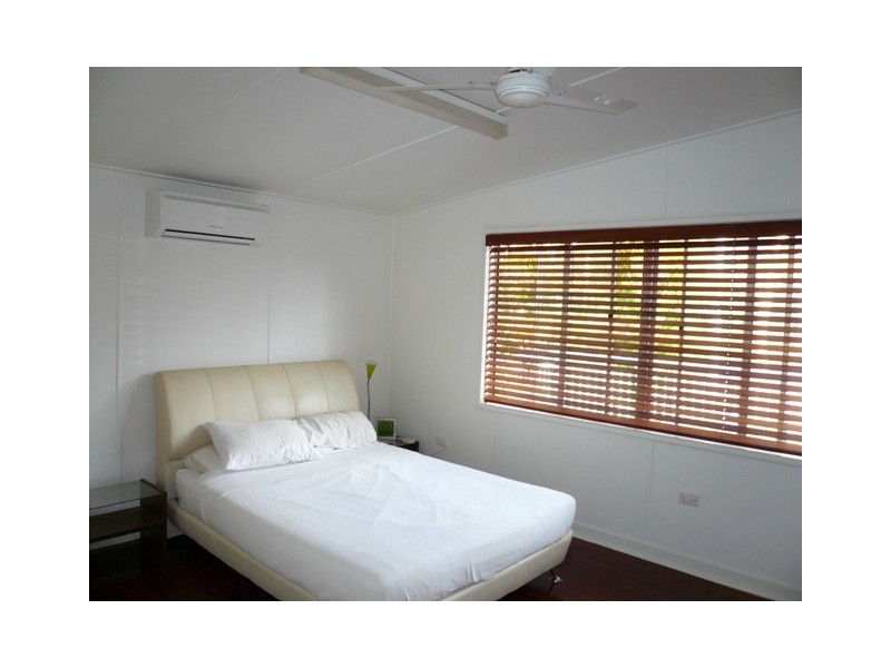 17 Florence Street, Macleay Island QLD 4184