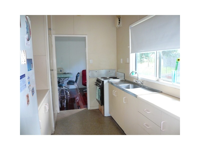 17 Florence Street, Macleay Island QLD 4184
