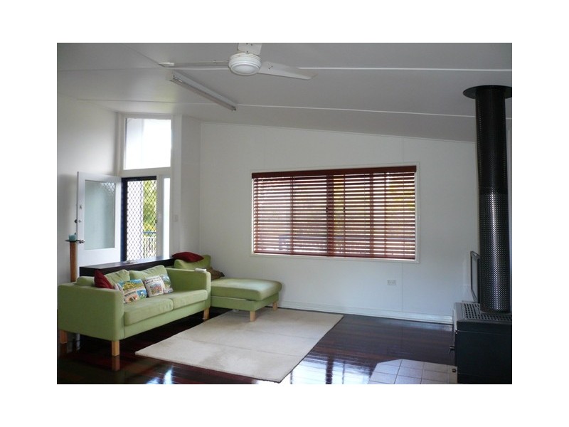 17 Florence Street, Macleay Island QLD 4184