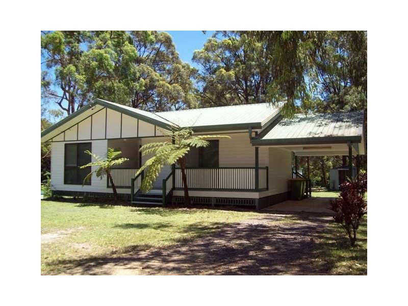 5 Noon-Muckle Street, Macleay Island QLD 4184