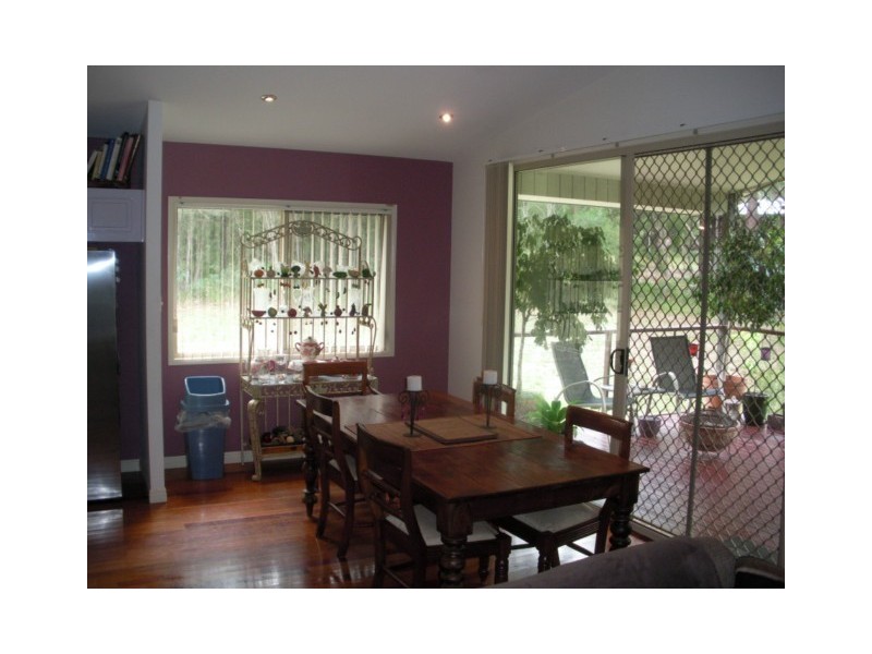 2 President Terrace, Macleay Island QLD 4184