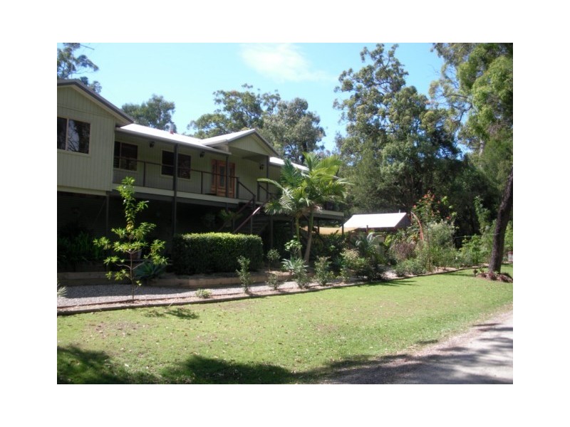 2 President Terrace, Macleay Island QLD 4184