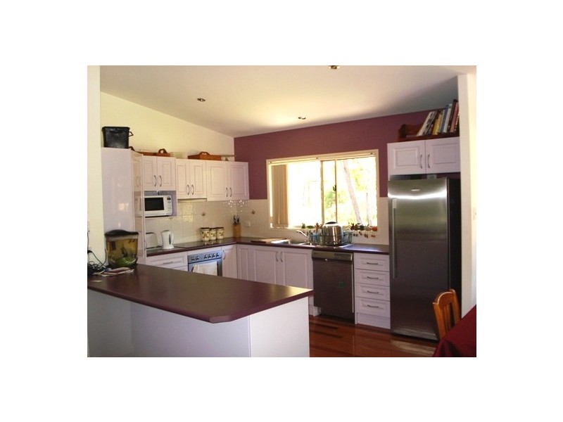 2 President Terrace, Macleay Island QLD 4184