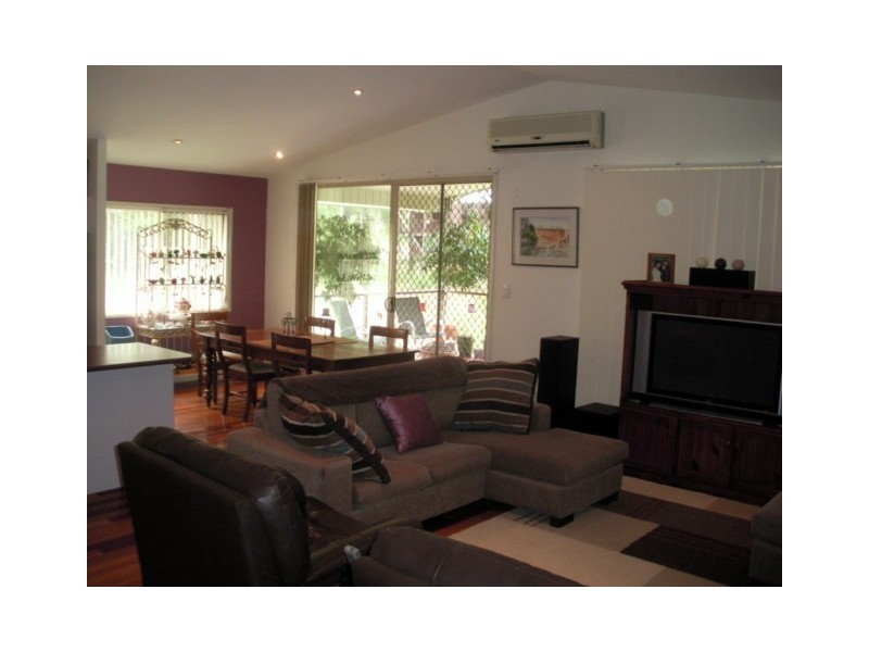 2 President Terrace, Macleay Island QLD 4184