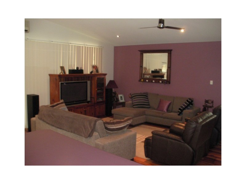 2 President Terrace, Macleay Island QLD 4184