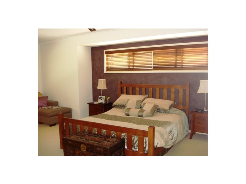 2 President Terrace, Macleay Island QLD 4184