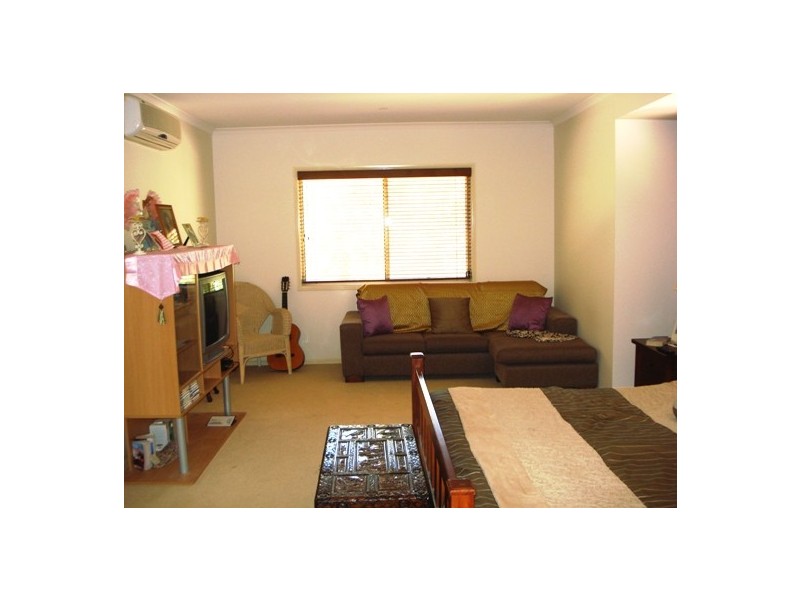 2 President Terrace, Macleay Island QLD 4184