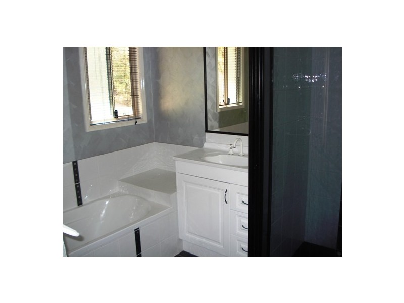 2 President Terrace, Macleay Island QLD 4184