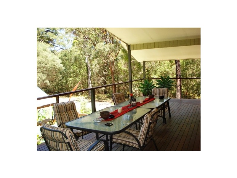2 President Terrace, Macleay Island QLD 4184