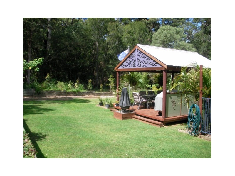2 President Terrace, Macleay Island QLD 4184