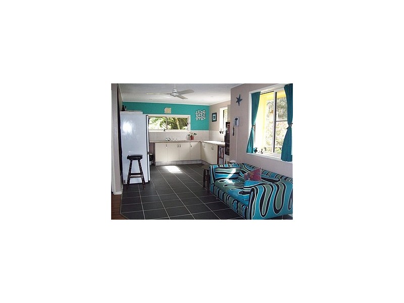 18 Glen Street, Macleay Island QLD 4184