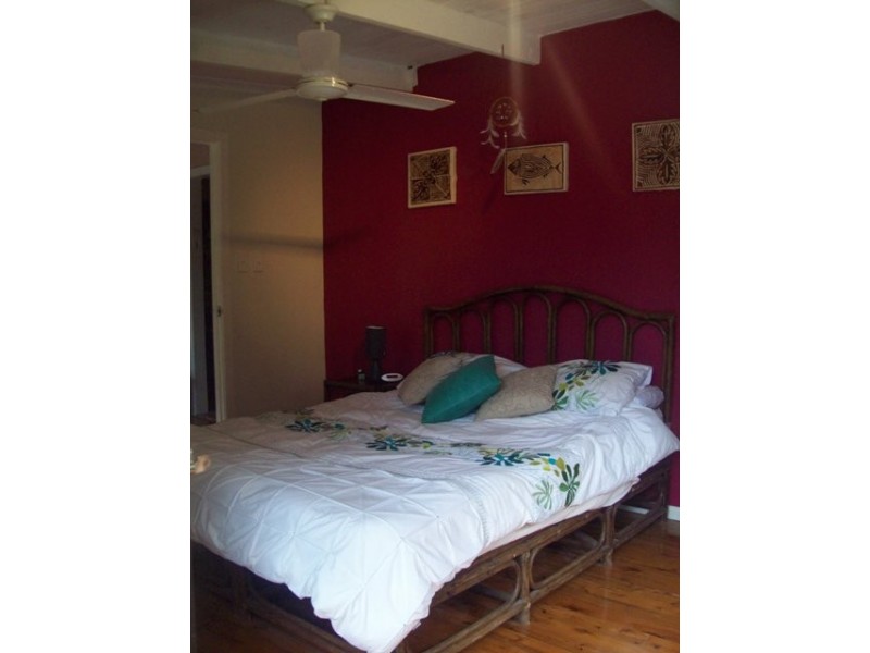 18 Glen Street, Macleay Island QLD 4184