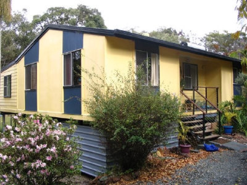 18 Glen Street, Macleay Island QLD 4184