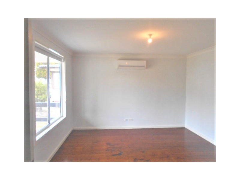 60 Lucena Crescent, Lethbridge Park NSW 2770