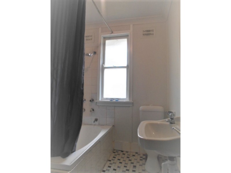 60 Lucena Crescent, Lethbridge Park NSW 2770