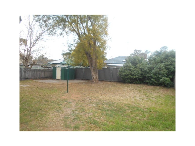 60 Lucena Crescent, Lethbridge Park NSW 2770