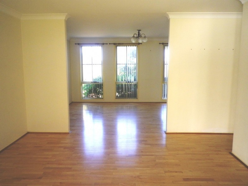 20 Sperring Avenue, Oakhurst NSW 2761