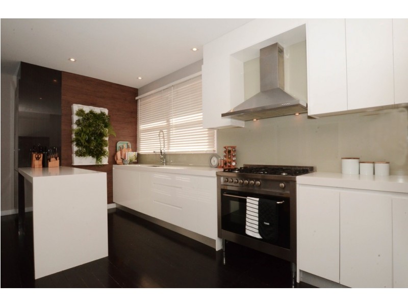 207 Henry Lawson Drive, Georges Hall NSW 2198