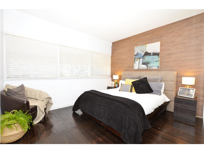 207 Henry Lawson Drive, Georges Hall NSW 2198