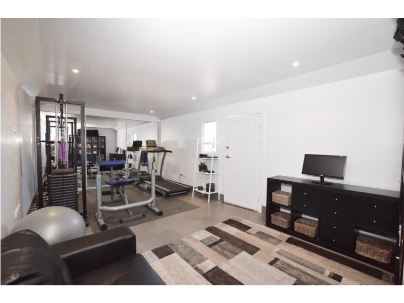 207 Henry Lawson Drive, Georges Hall NSW 2198