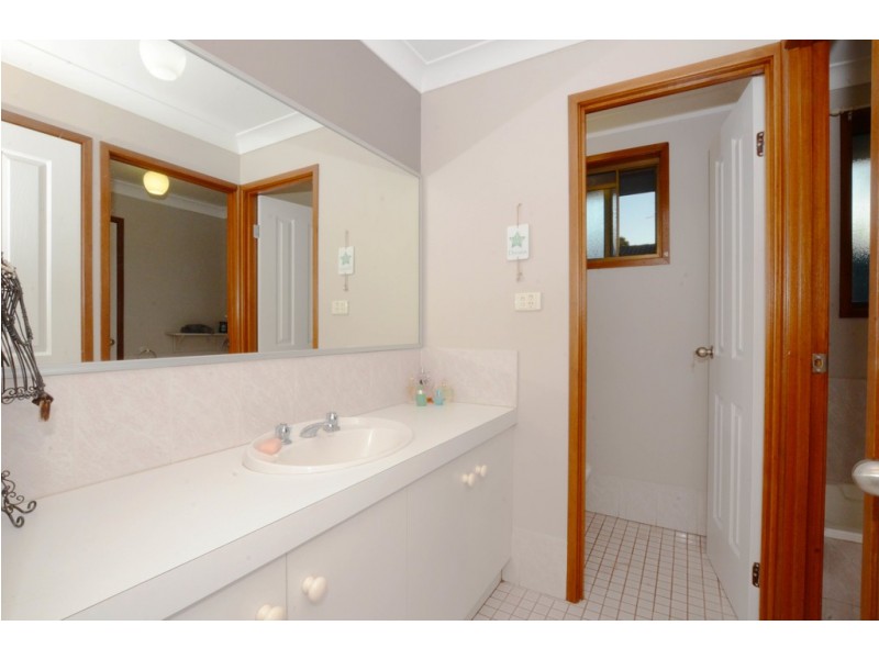 18 Alroy Crescent, Hassall Grove NSW 2761