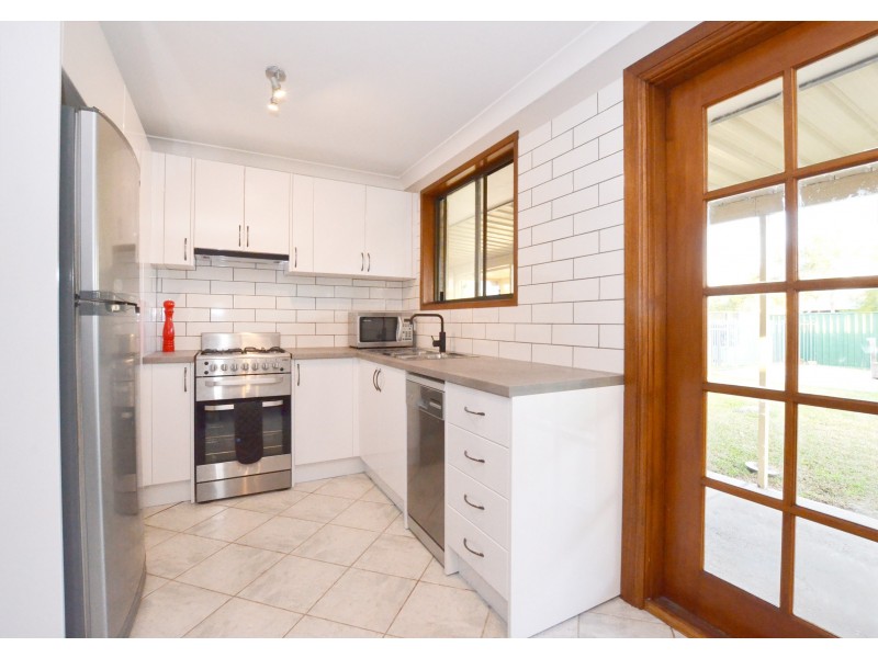 18 Alroy Crescent, Hassall Grove NSW 2761