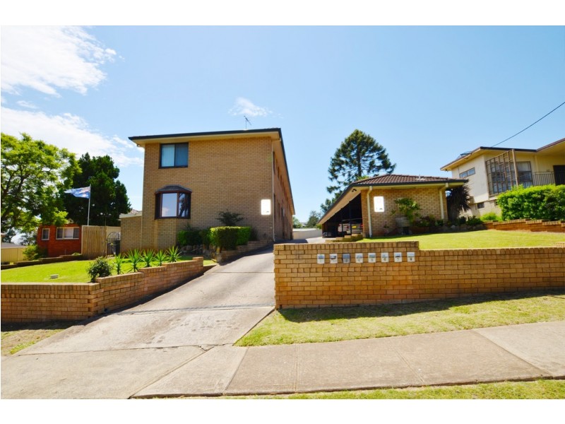 1/18 Sturt Street, Campbelltown NSW 2560