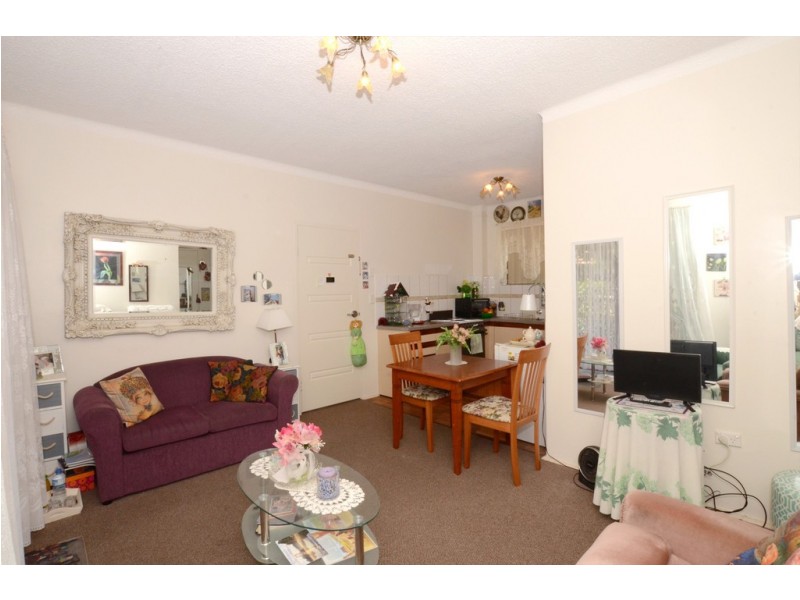 1/18 Sturt Street, Campbelltown NSW 2560