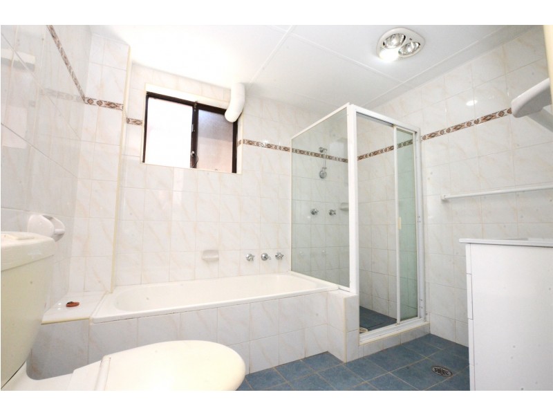 2/27 Park Avenue, Westmead NSW 2145