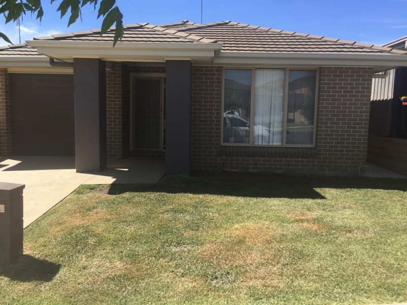 11 Sunrise Terrace, Glenmore Park NSW 2745