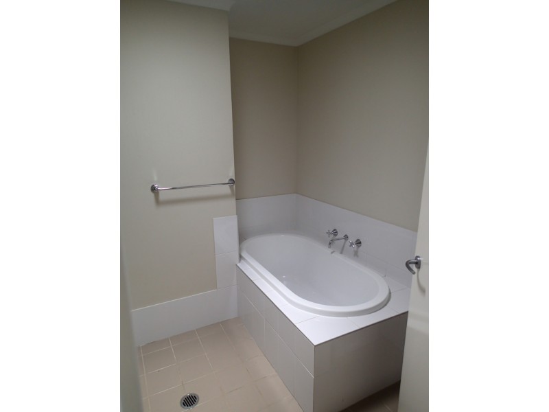 11 Sunrise Terrace, Glenmore Park NSW 2745