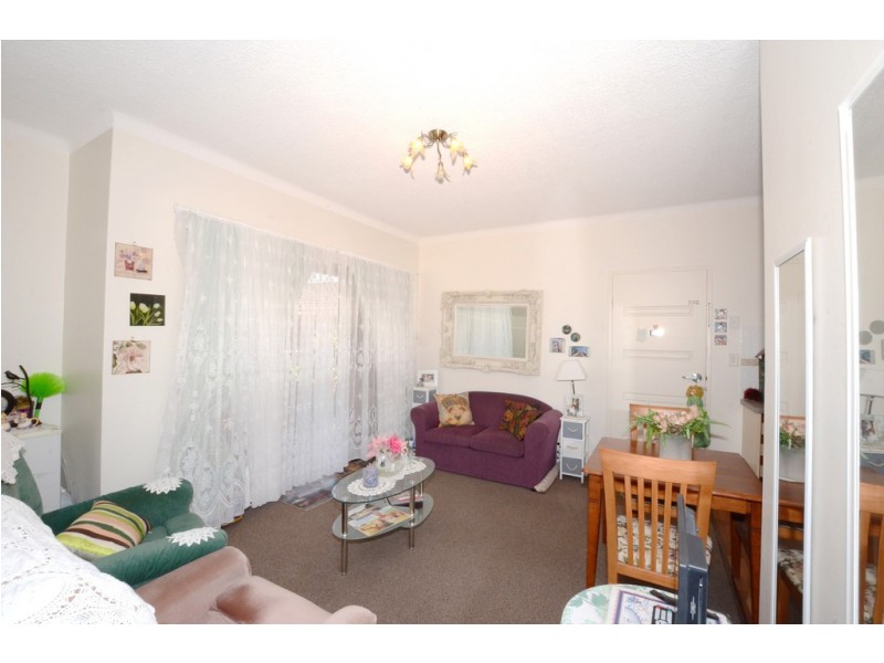 1/18 Sturt Street, Campbelltown NSW 2560