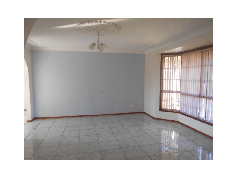 13 Natalie Place, Oakhurst NSW 2761