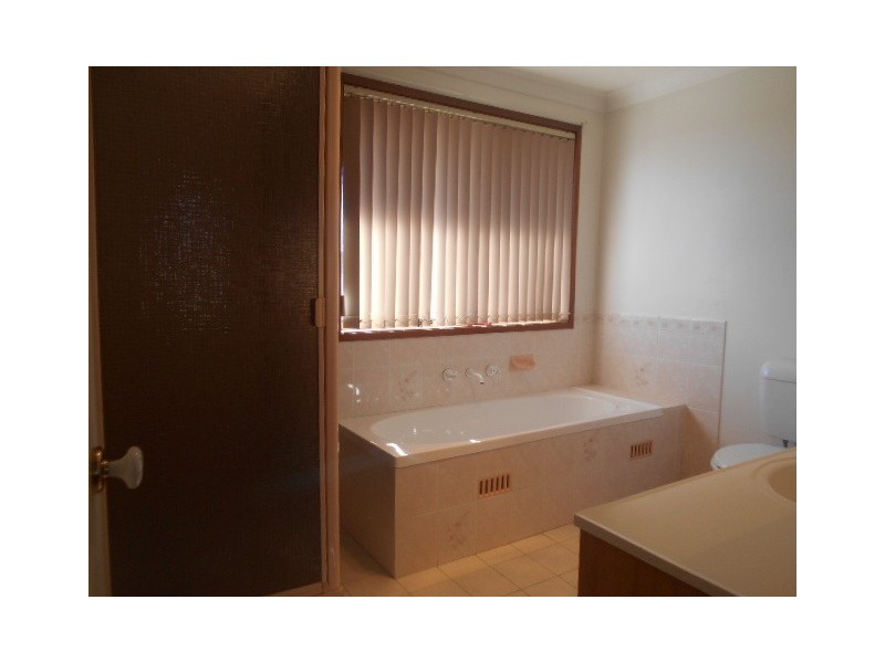 13 Natalie Place, Oakhurst NSW 2761