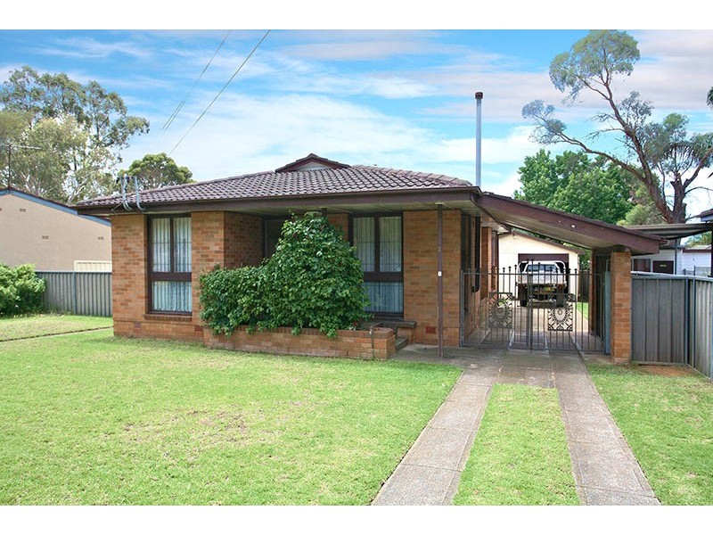 3 Copeland Road, Lethbridge Park NSW 2770