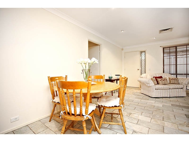 5 Scotney Pl, Quakers Hill NSW 2763